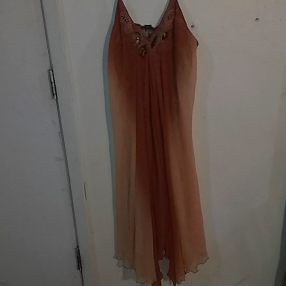 Dress - Picture 2 of 4